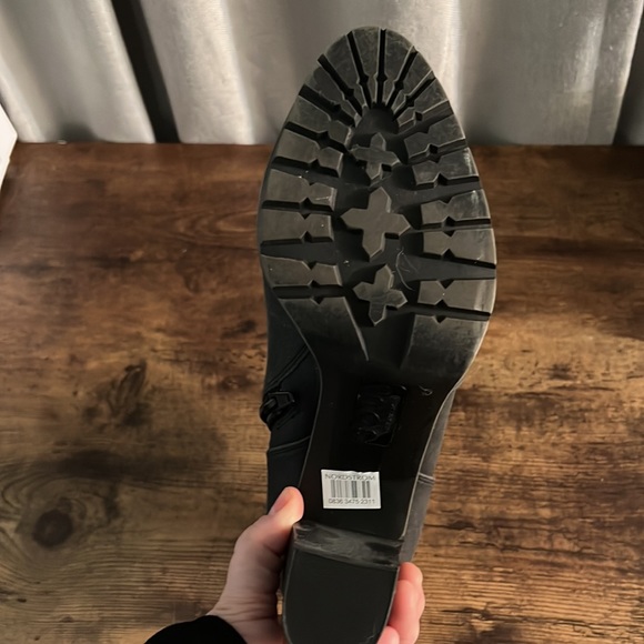 Naturalizer Soul bootie. - Picture 2 of 3